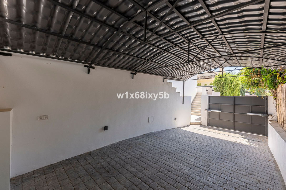 3 Bedroom Villa in Marbella - Photo 40