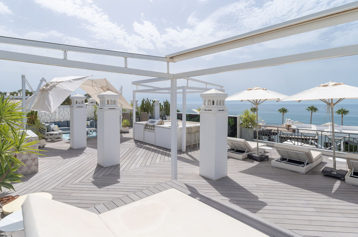 3 Bedroom Apartment in Estepona - Photo 40