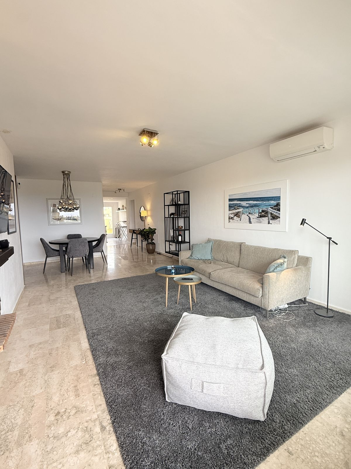 2 Bedroom Apartment in Estepona - Photo 5