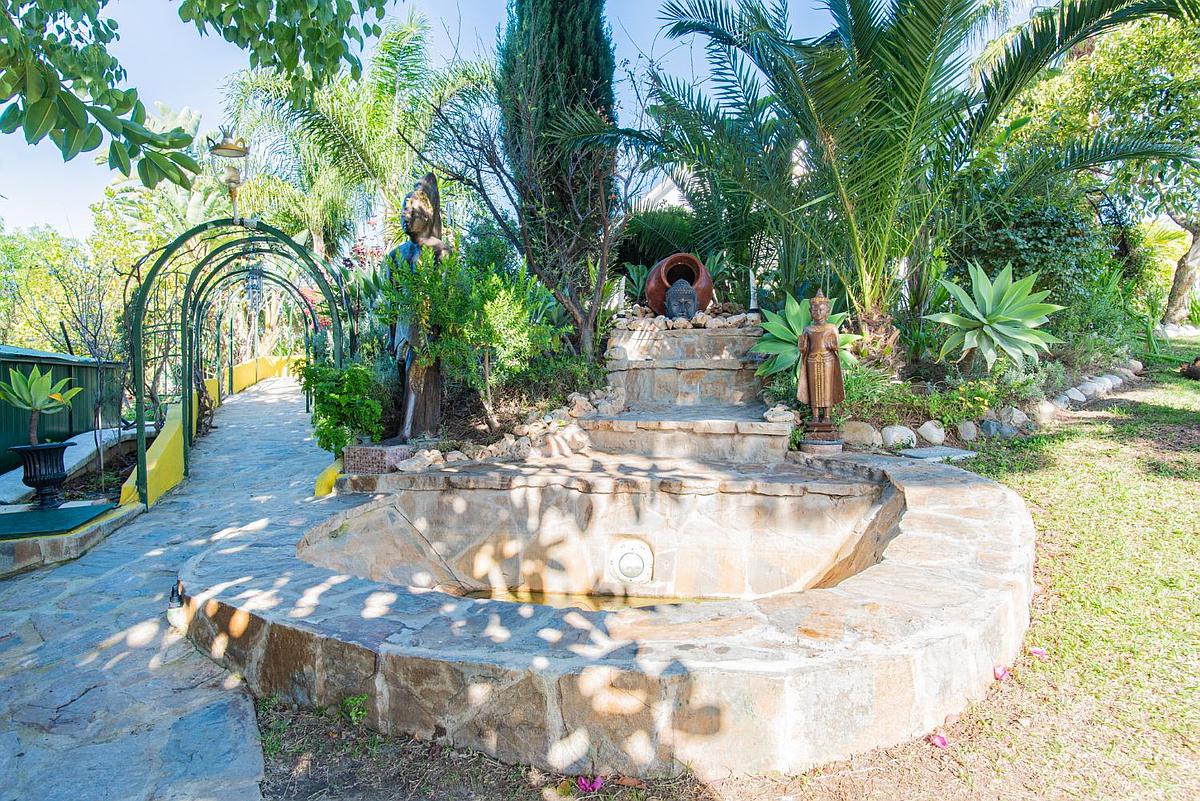 4 Bedroom Villa in Estepona - Photo 17