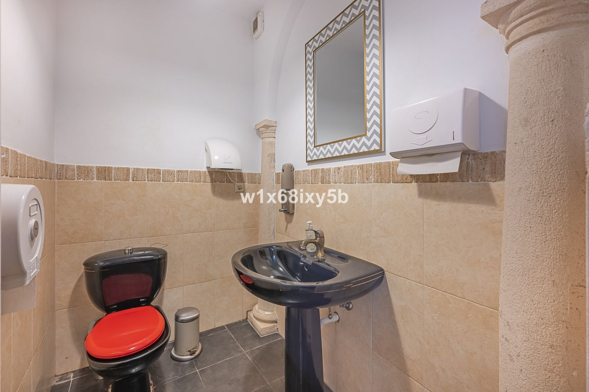 1 Bedroom Townhouse in Benahavís - Photo 10