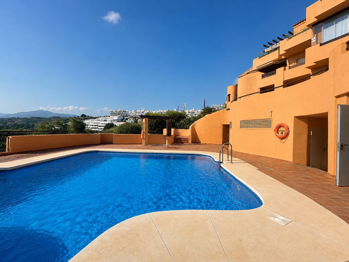2 Bedroom Apartment in Estepona