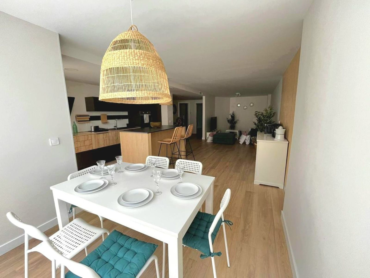 3 Bedroom Apartment in Marbella - Photo 3