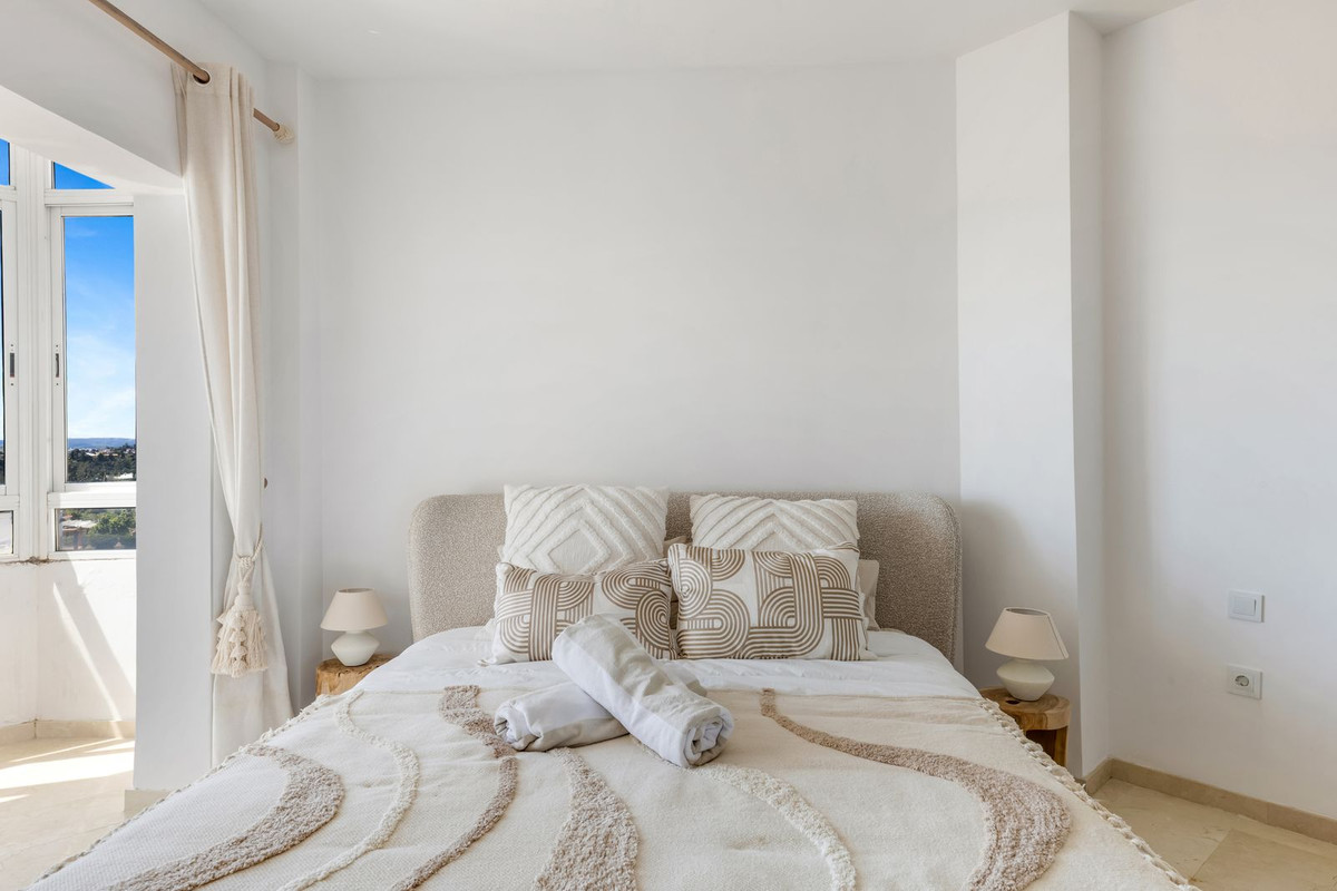 1 Bedroom Apartment in Estepona - Photo 14