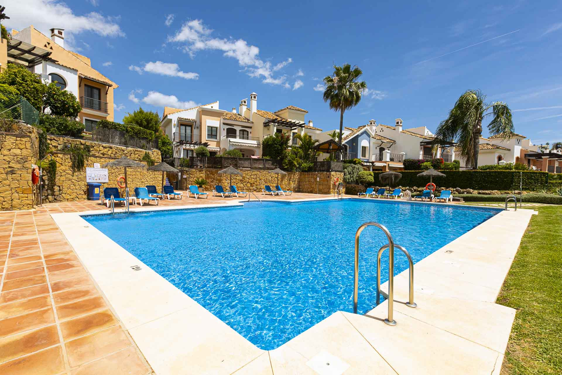 Townhouse in Los Almendros