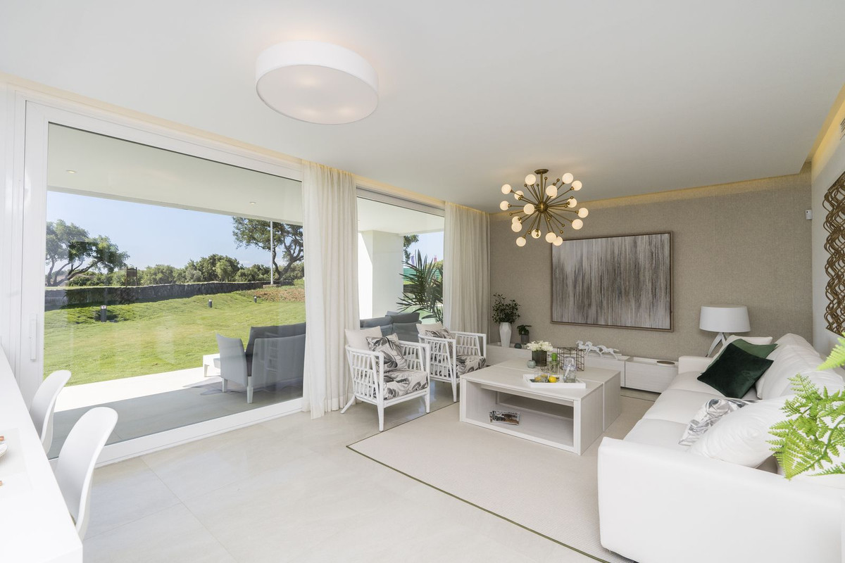 2 Bedroom Apartment in San Roque - Photo 11
