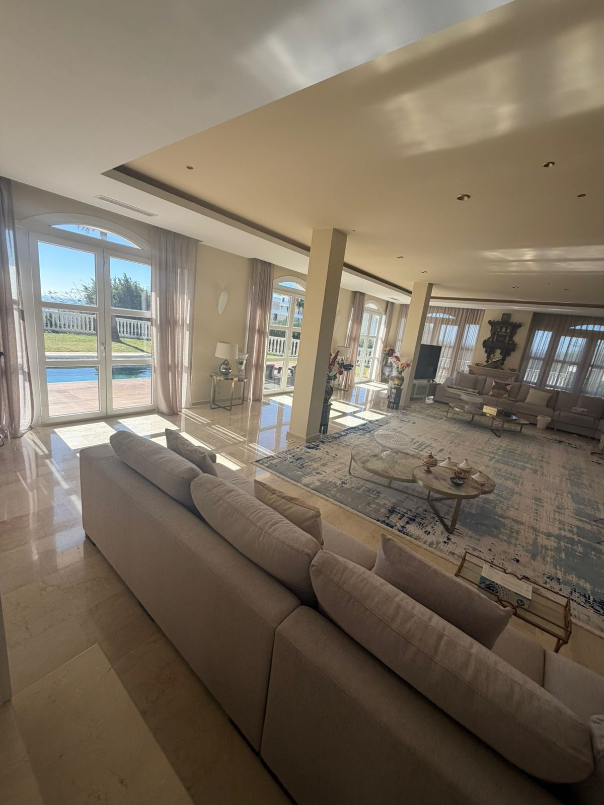 5 Bedroom Villa in Estepona - Photo 9