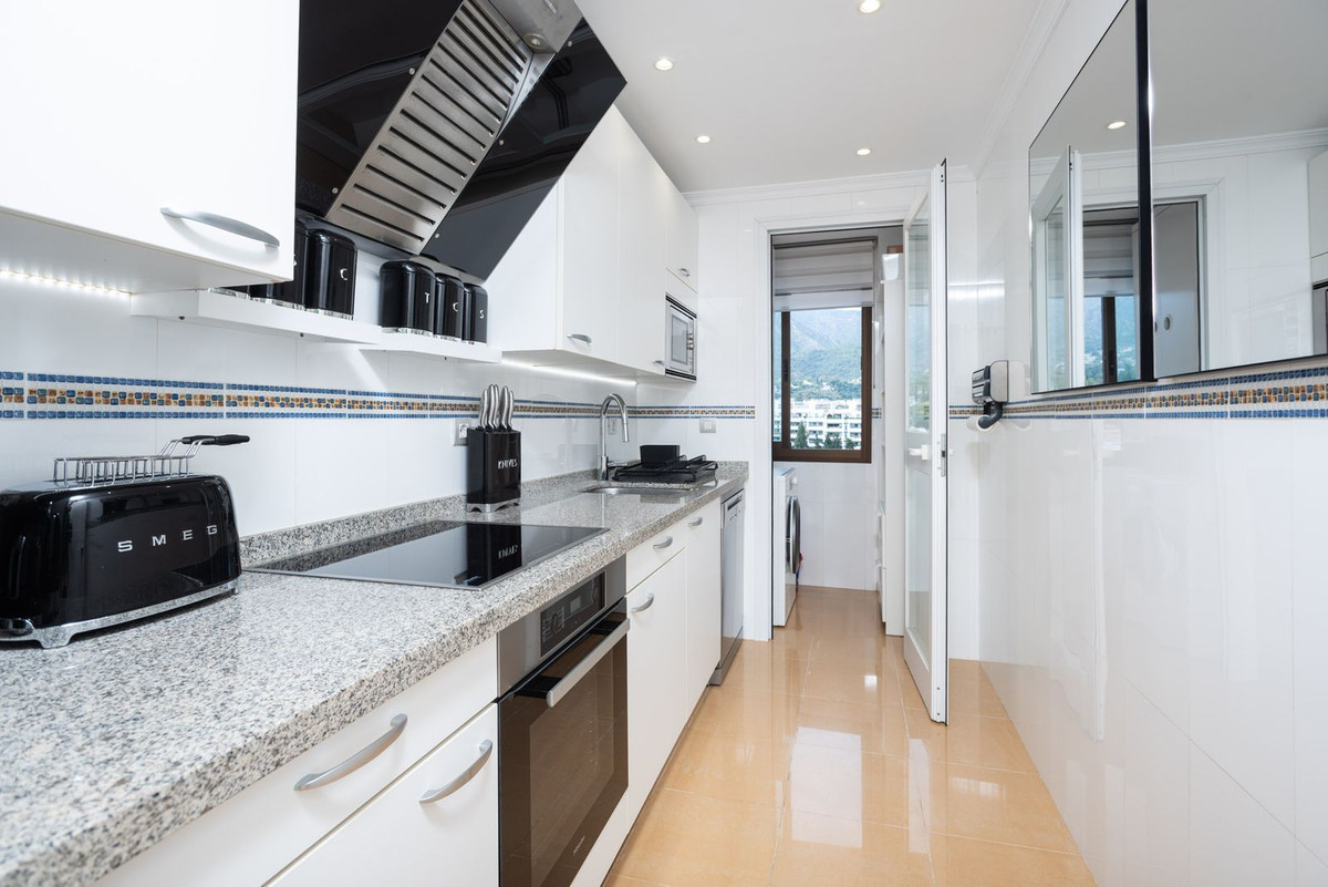 2 Bedroom Apartment in Marbella - Photo 9
