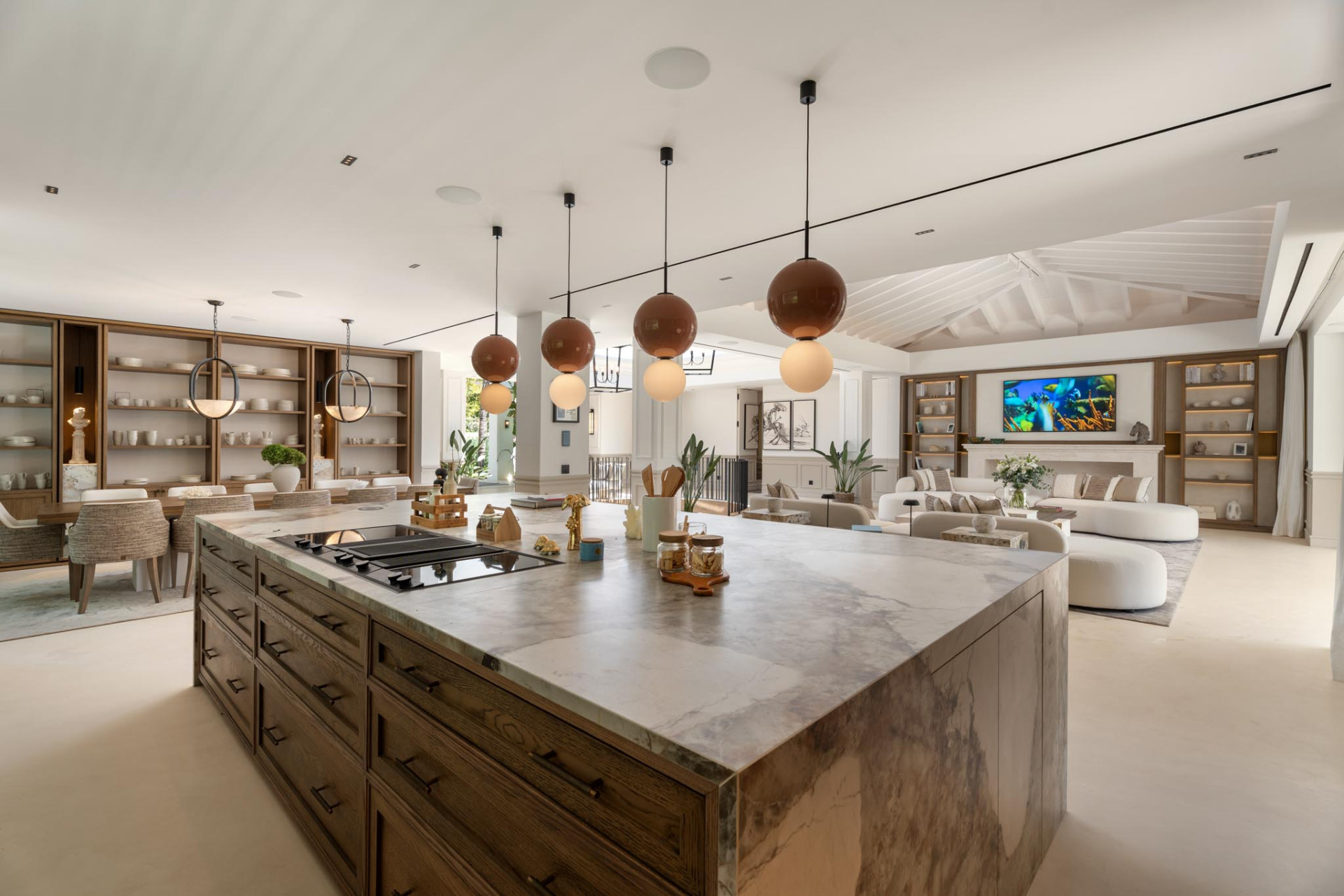 6 Bedroom Villa in Marbella - Photo 5
