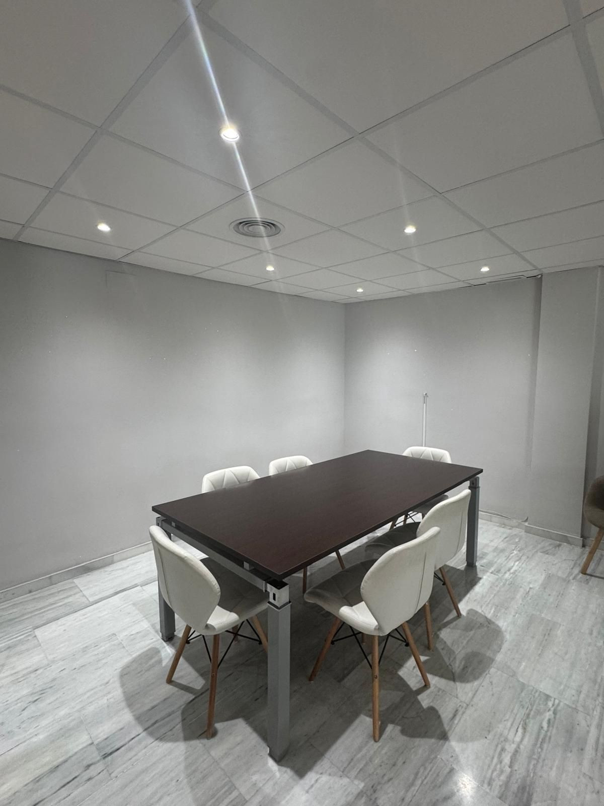 Commercial premises with pool in Malaga, Spain – Photo 8