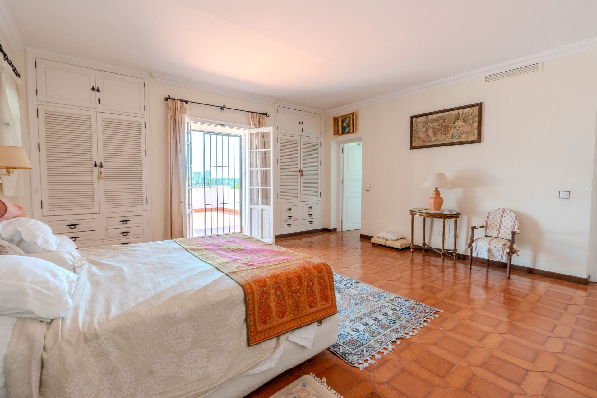 6 Bedroom Villa in Marbella - Photo 6