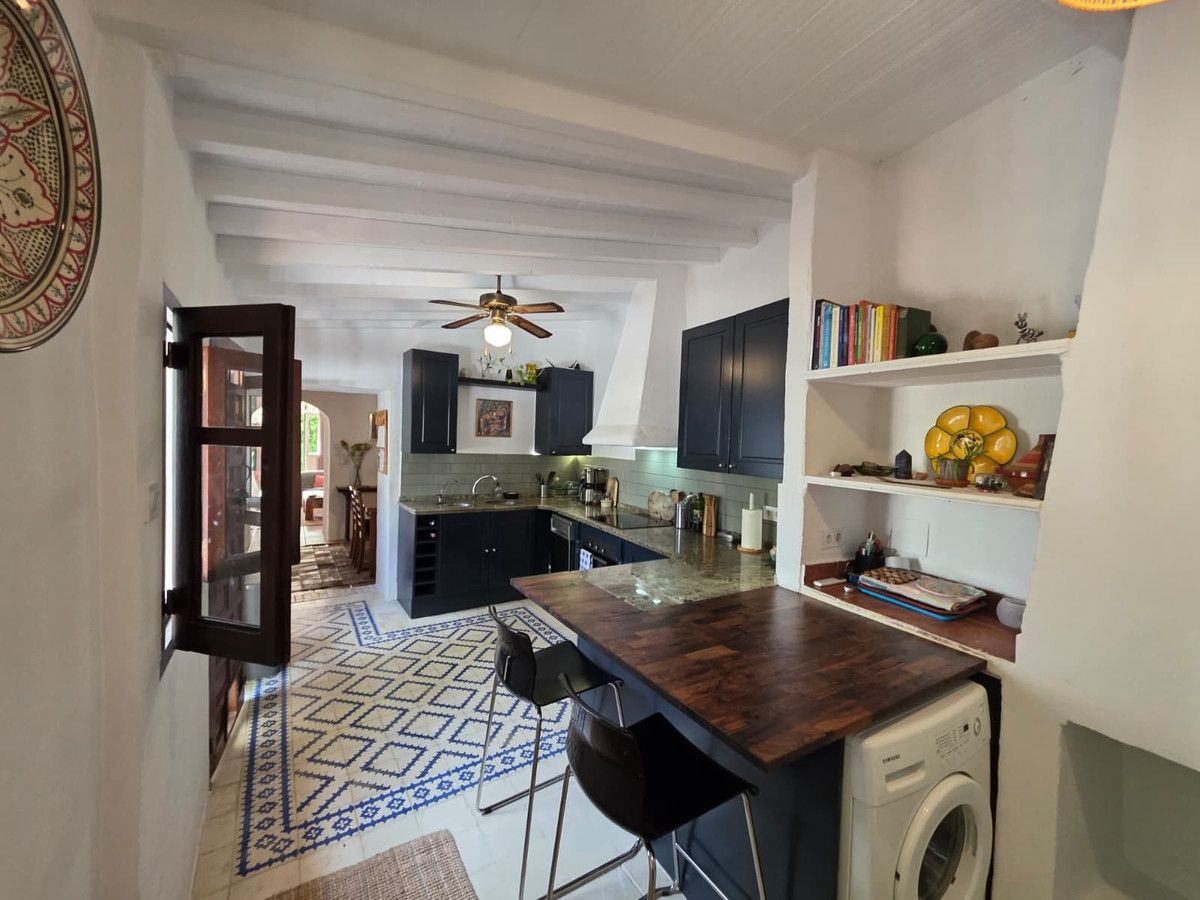 4 Bedroom Country house in Alhaurín el Grande - Photo 18