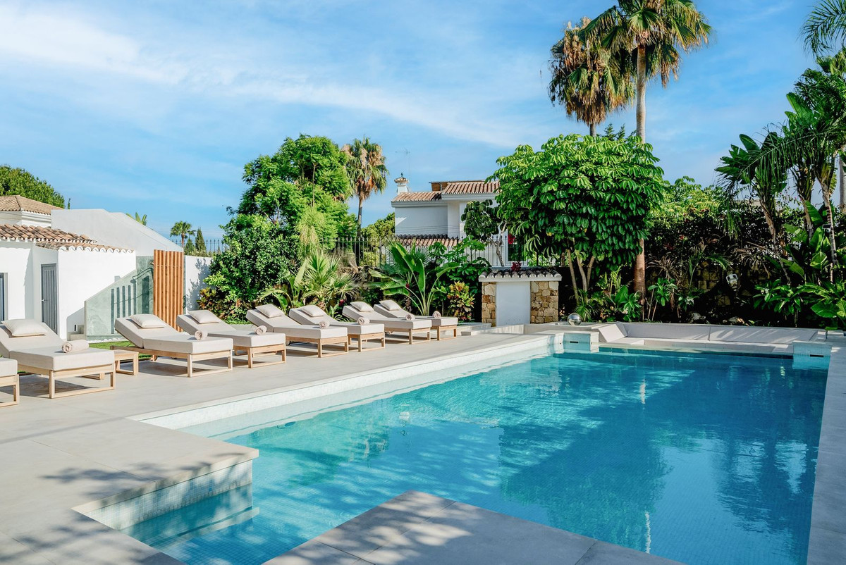6 Bedroom Villa in Marbella - Photo 30
