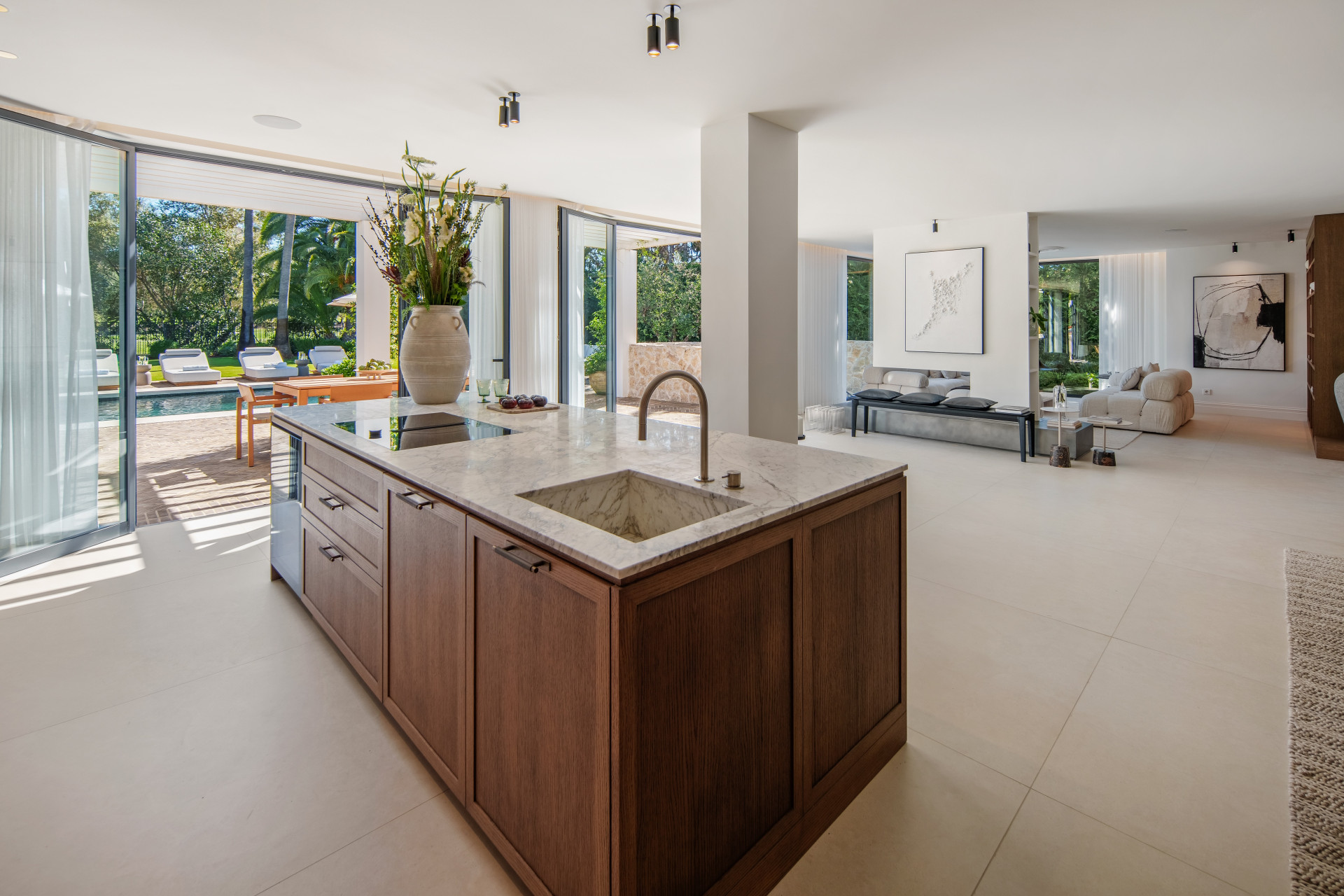4 Bedroom Villa in Marbella - Photo 39