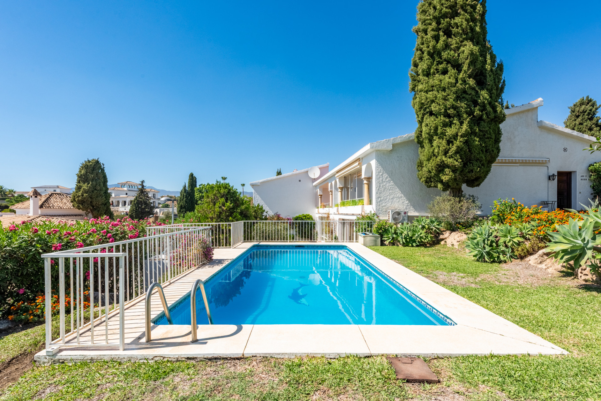 2 Bedroom Townhouse in Benahavís - Photo 25