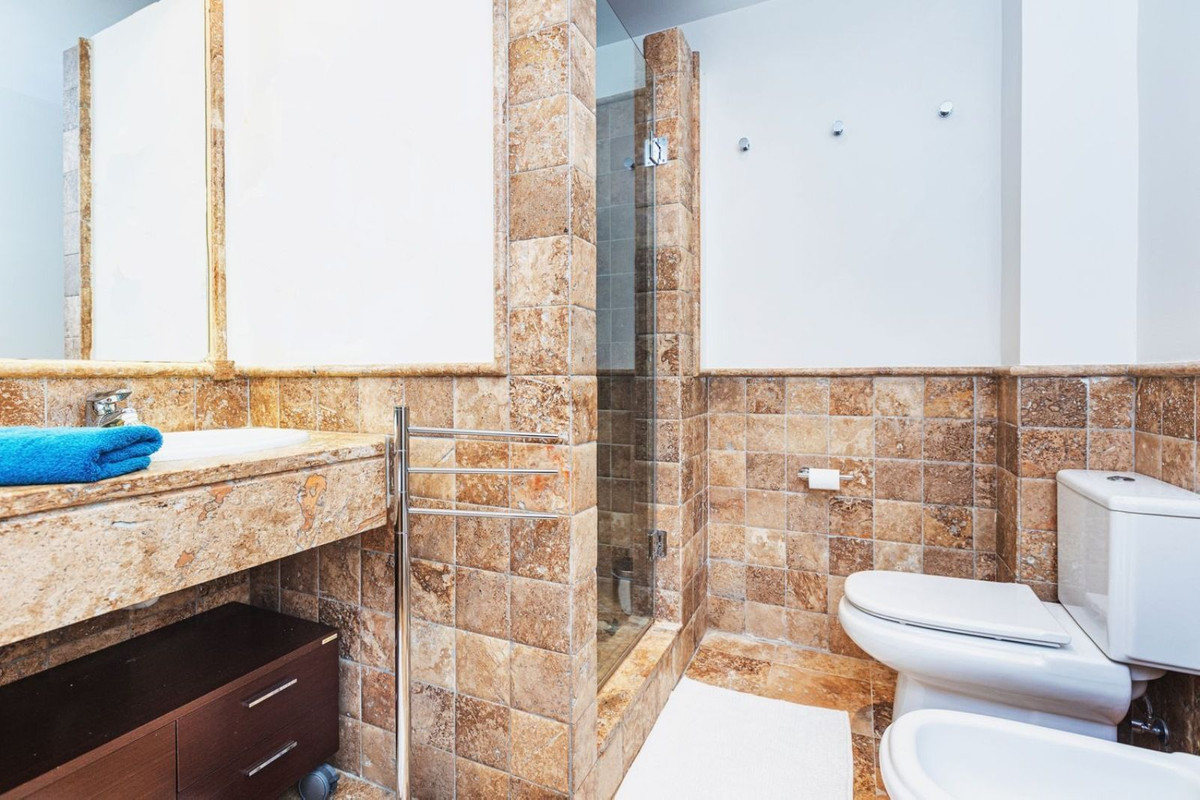 2 Bedroom Apartment in Benahavís - Фото 16