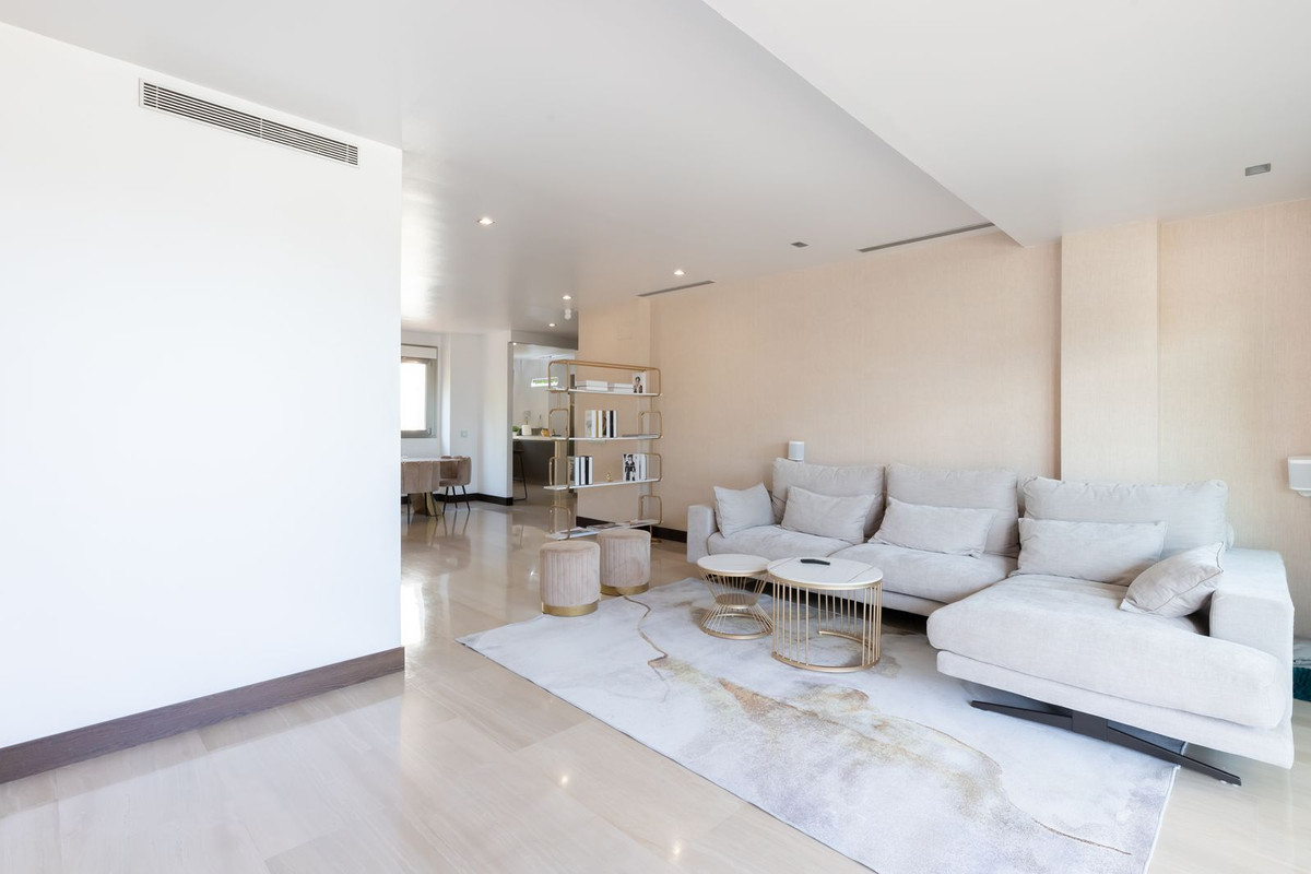 2 Bedroom Apartment in Benahavís - Foto 3