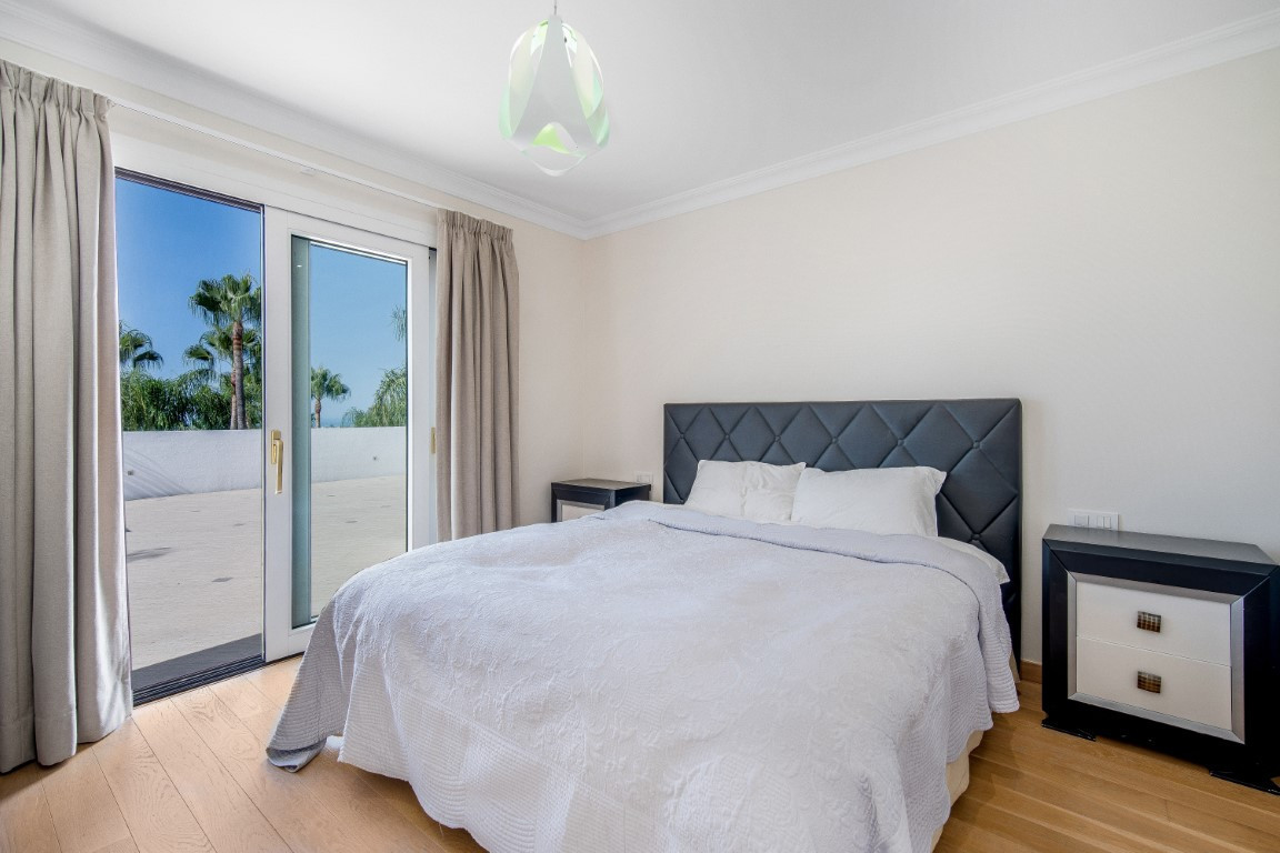5 Bedroom Villa in Marbella - Photo 17