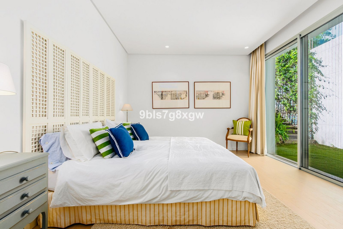 3 Bedroom Apartment in Benahavís - Photo 26