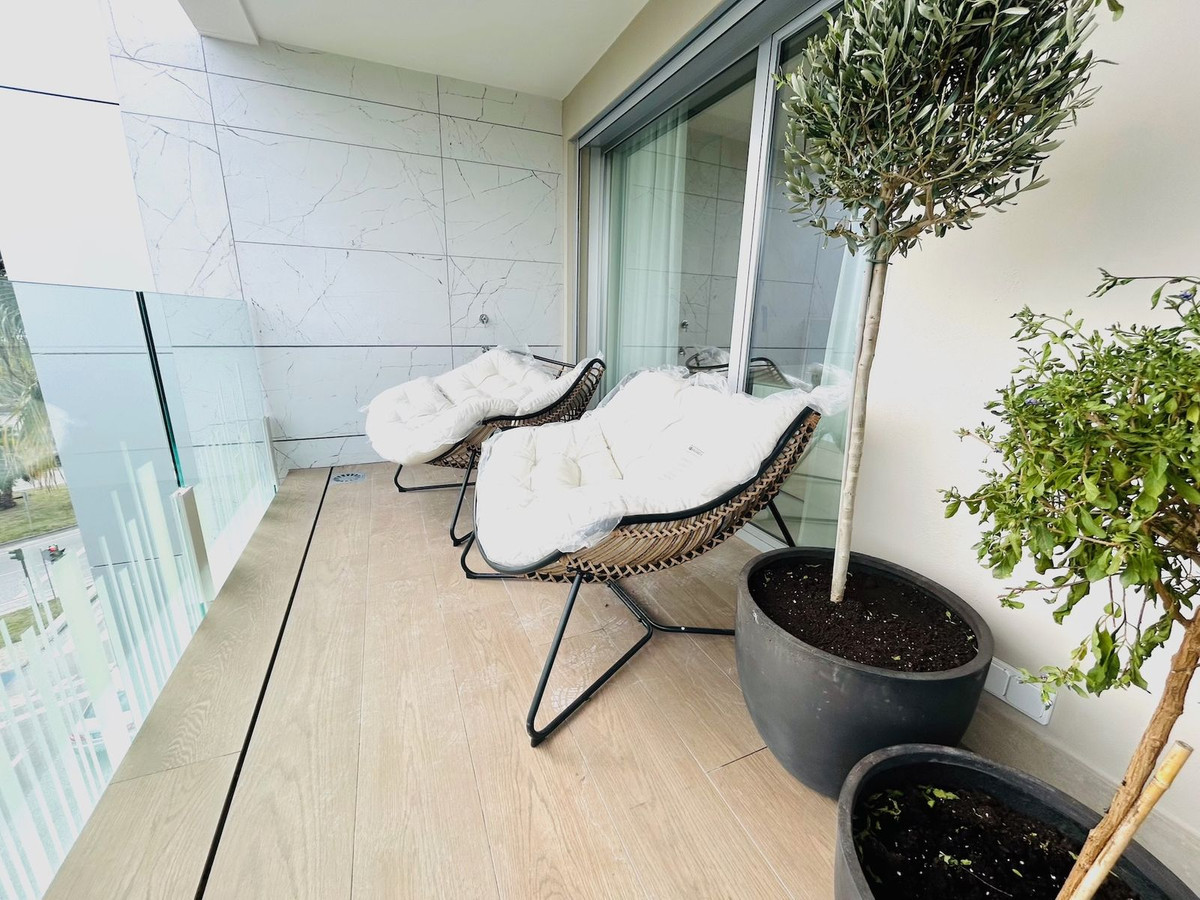 3 Bedroom Apartment in San Pedro de Alcántara - Photo 13