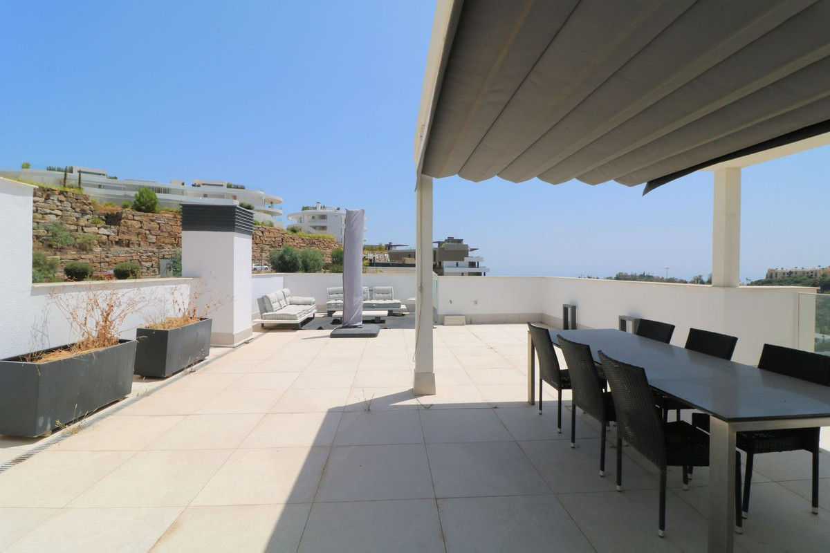 3 Bedroom Penthouse in Benahavís - Photo 20