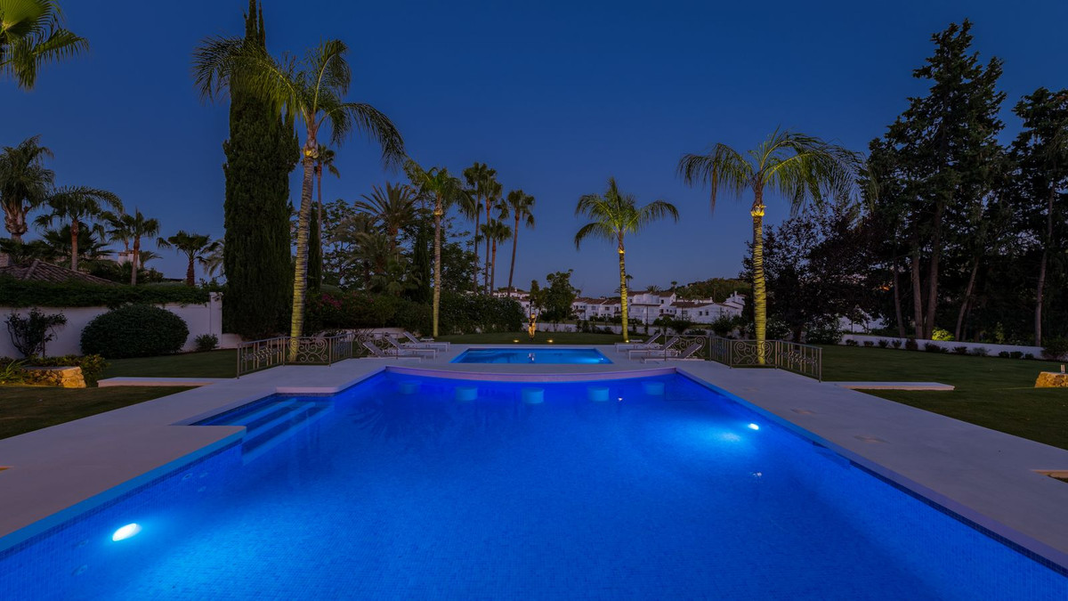 6 Bedroom Villa in Marbella - Photo 40