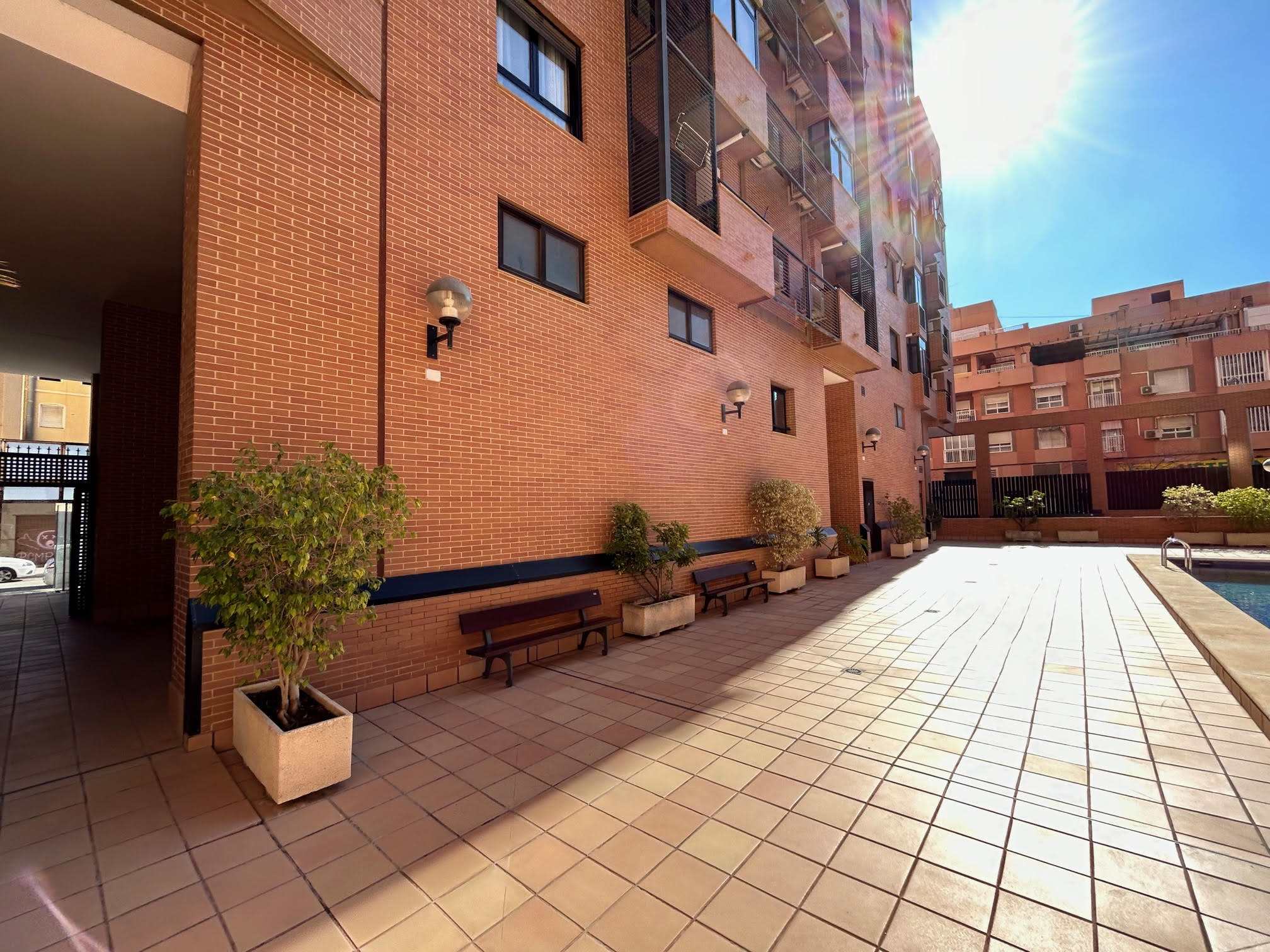 Apartamento com 1 quarto com piscina em Alicante, Espanha – Foto 4