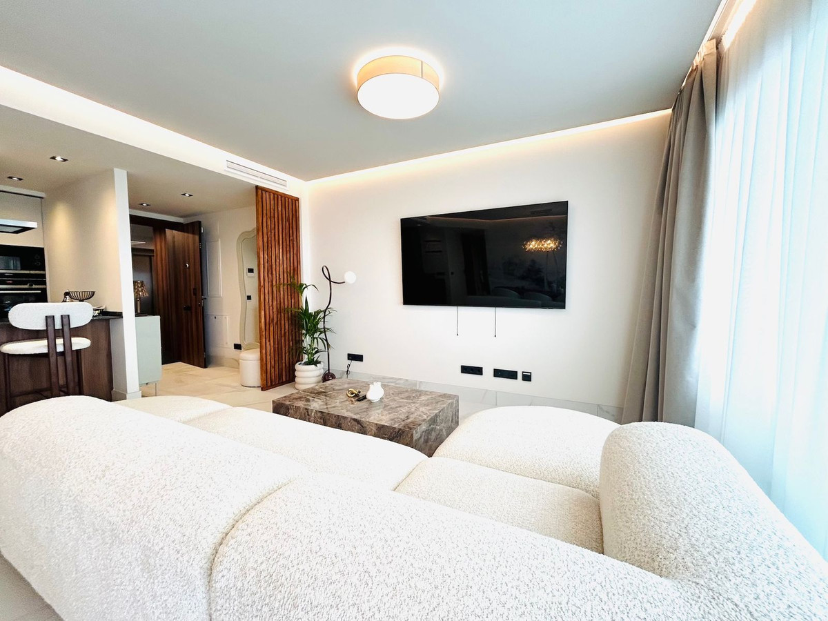 3 Bedroom Apartment in San Pedro de Alcántara - Photo 6