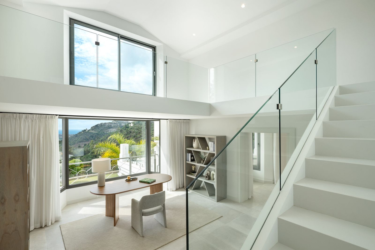 5 Bedroom Villa in Benahavís - Foto 2