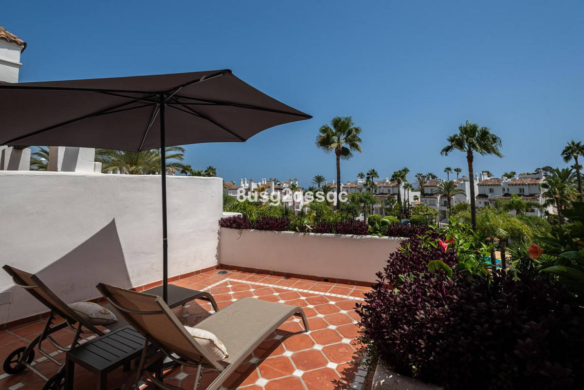 4 Bedroom Villa in Estepona - Photo 20