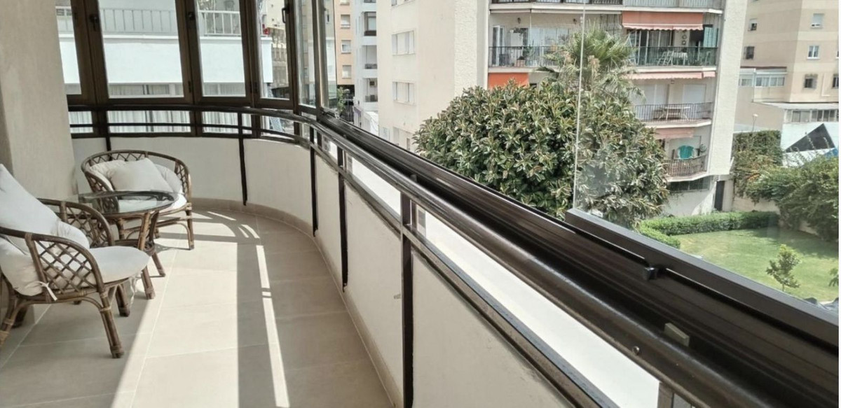 3 Bedroom Apartment in Marbella - Photo 9