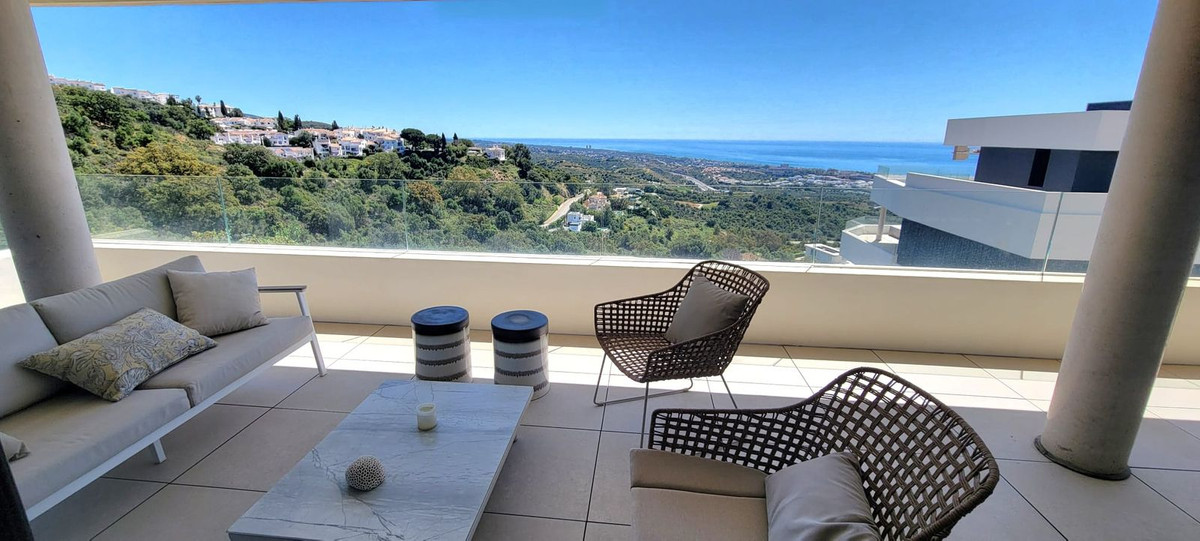 Piso de 2 dormitorios con piscina en Málaga – Foto 2