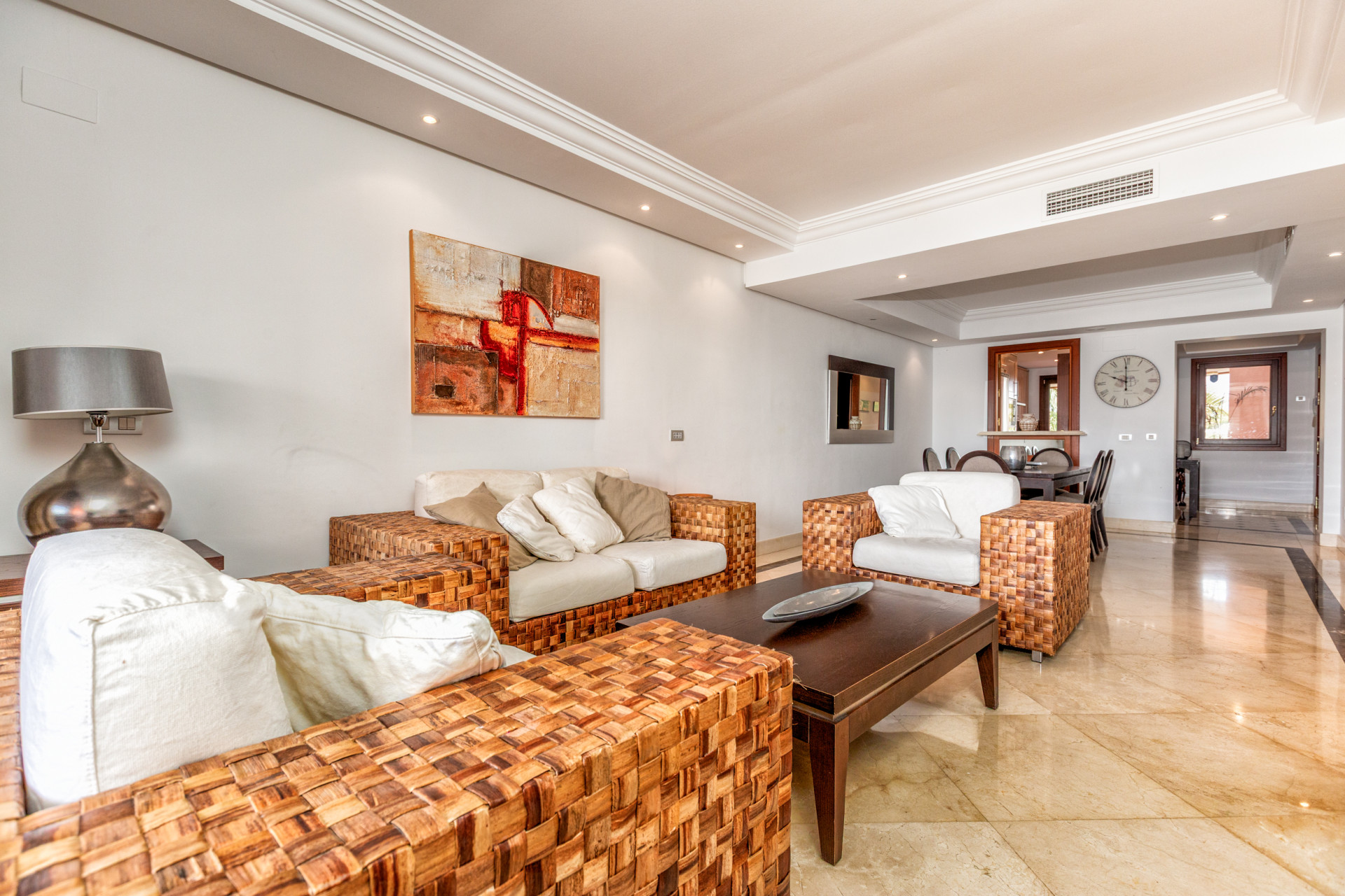 3 Bedroom Apartment in Estepona - Photo 4