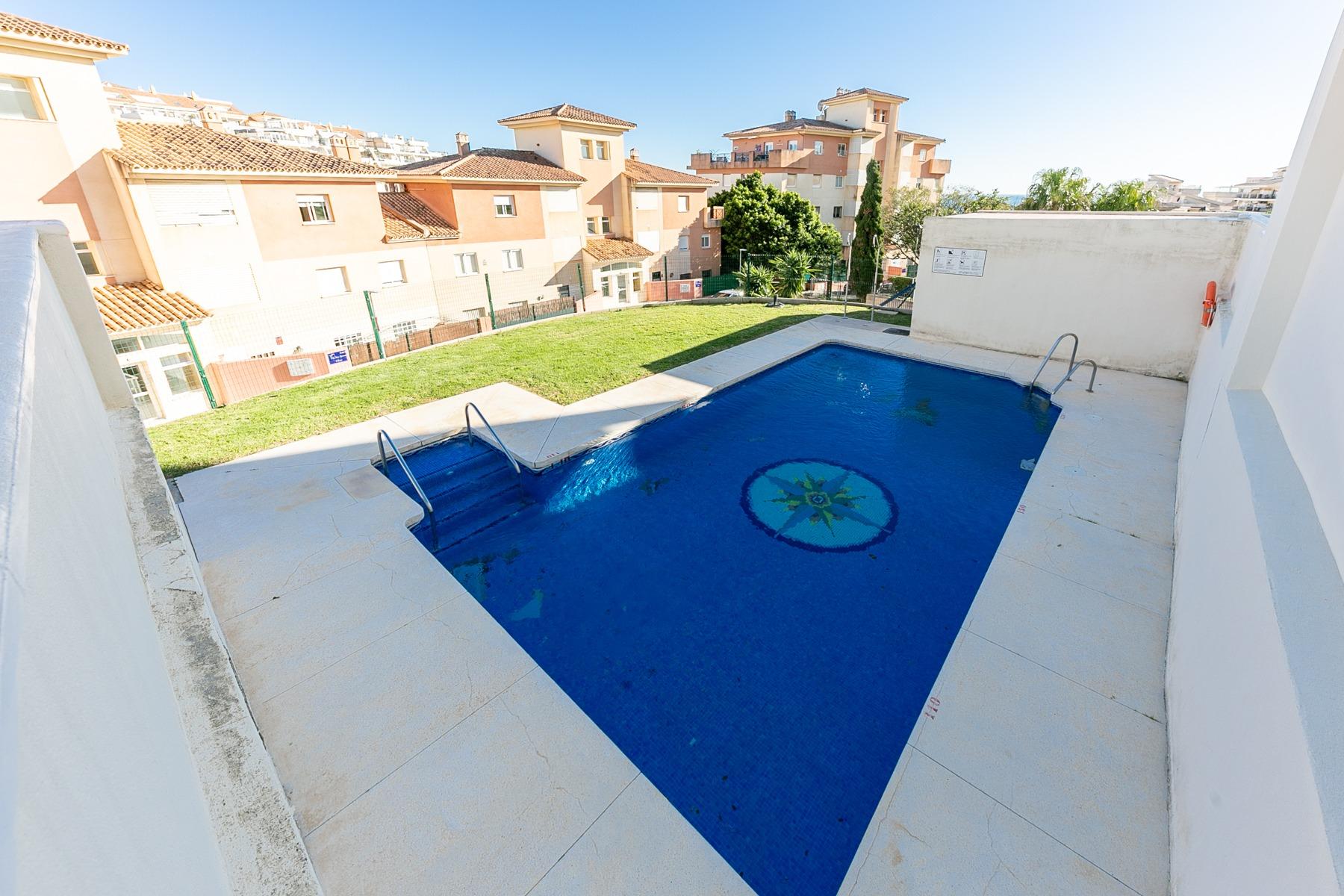 2 Bedroom Townhouse in Benalmádena - Photo 30