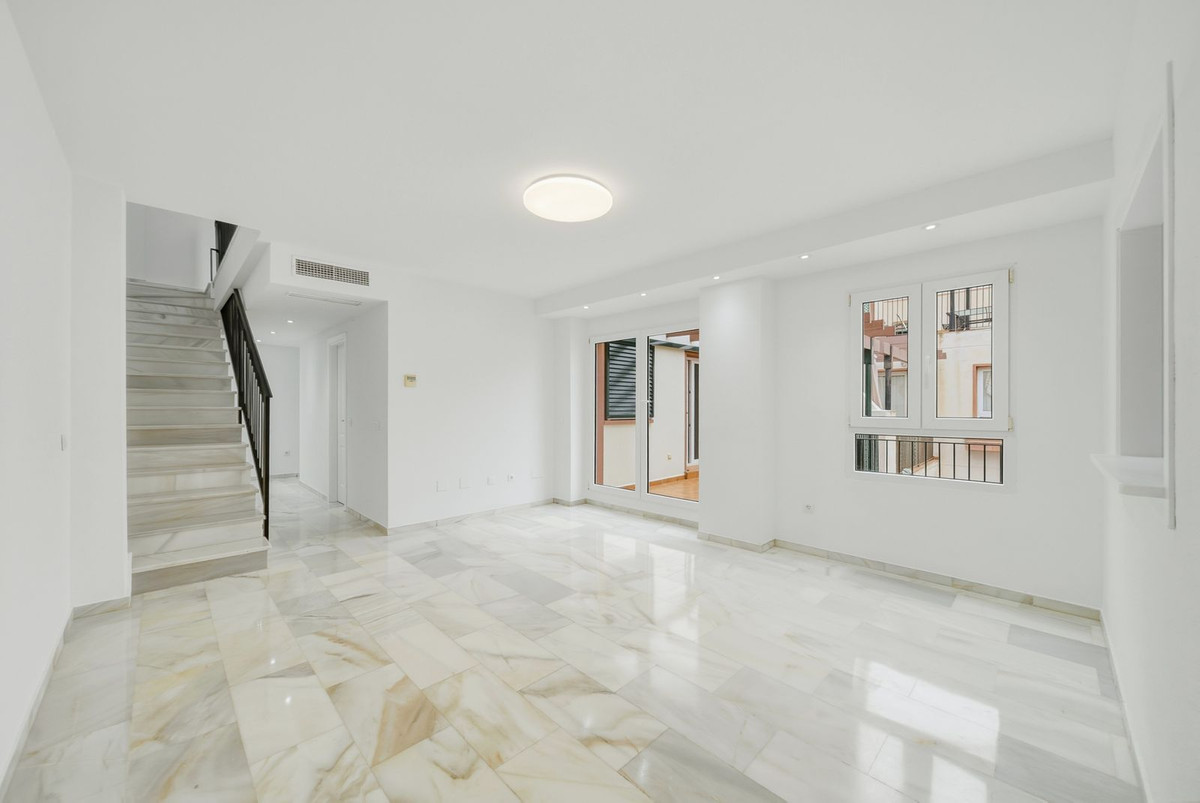 3 Bedroom Penthouse in Benalmádena - Photo 7