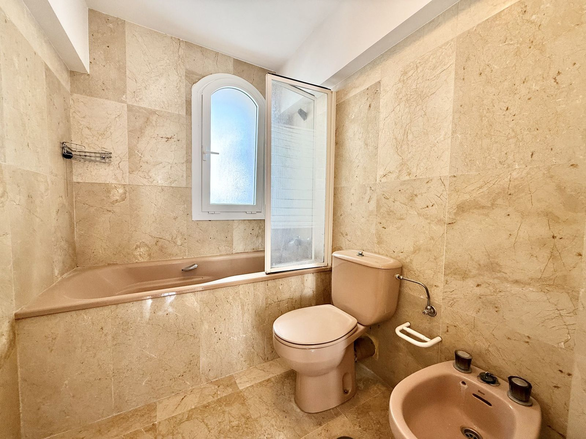3 Bedroom Townhouse in Marbella - Photo 16