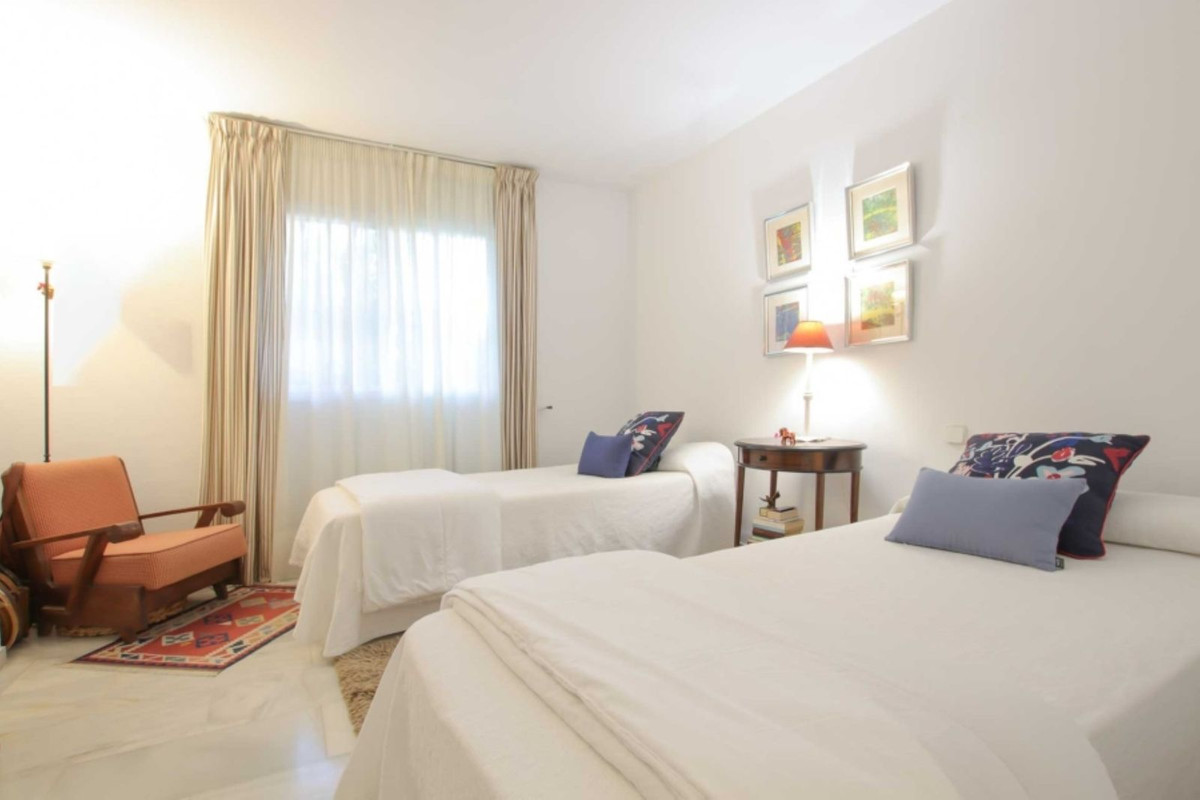 2 Bedroom Apartment in Marbella - Photo 14