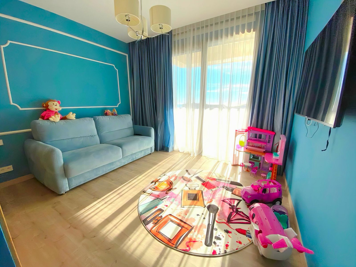 4 Bedroom Apartment in Benahavís - Photo 32