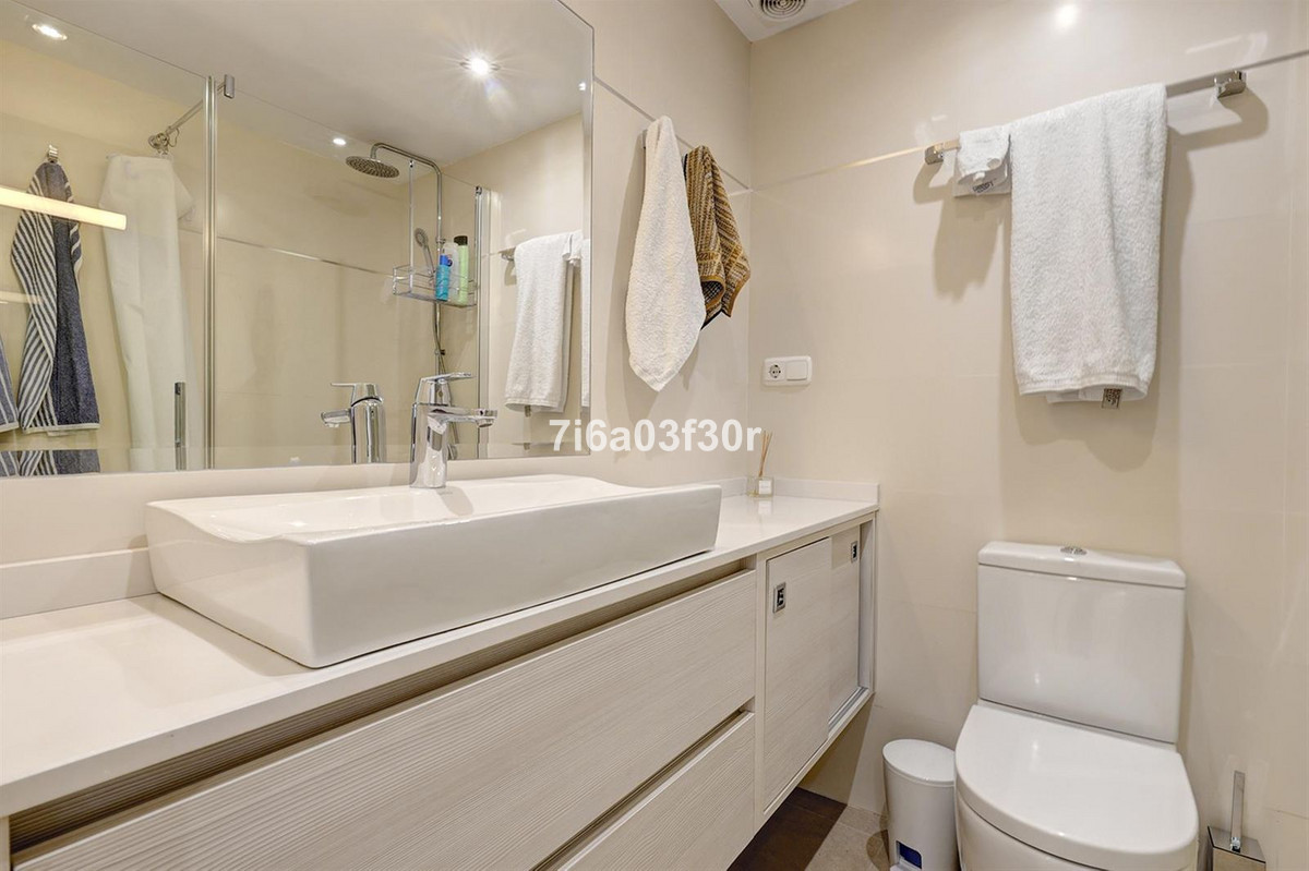 5 Bedroom Townhouse in Marbella - Photo 14