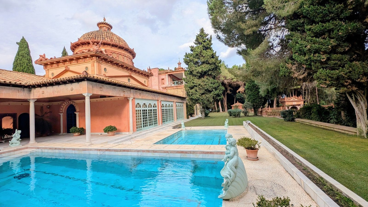 16 Bedroom Villa in Sotogrande - Photo 67