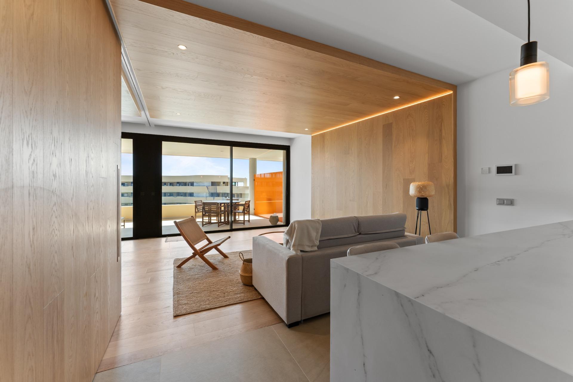 2 Bedroom Apartment in Fuengirola - Photo 3
