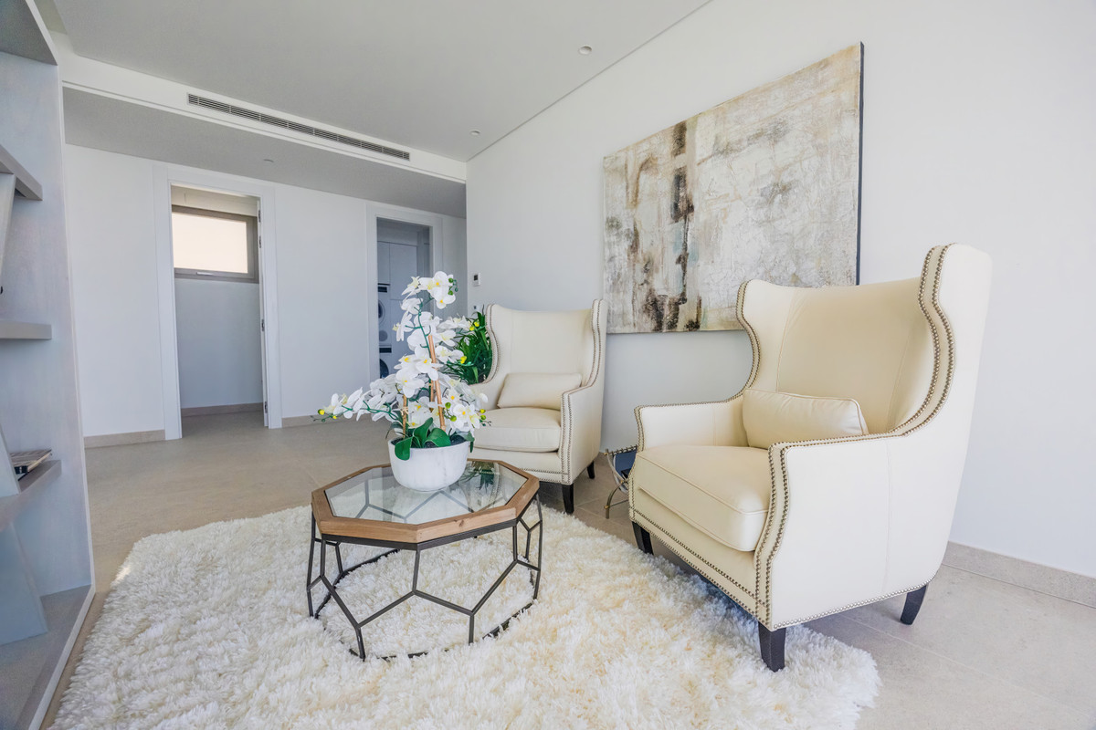 3 Bedroom Apartment in Benahavís - Photo 9