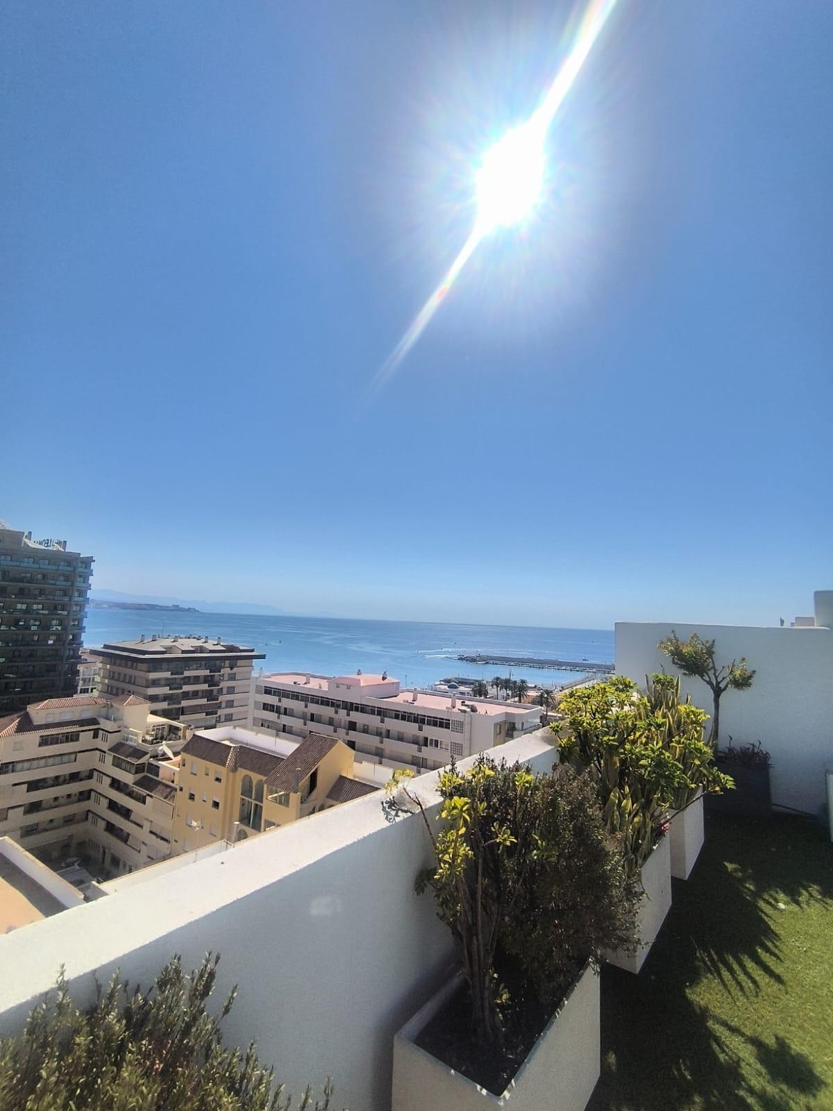 3 Bedroom Penthouse in Fuengirola - Photo 25