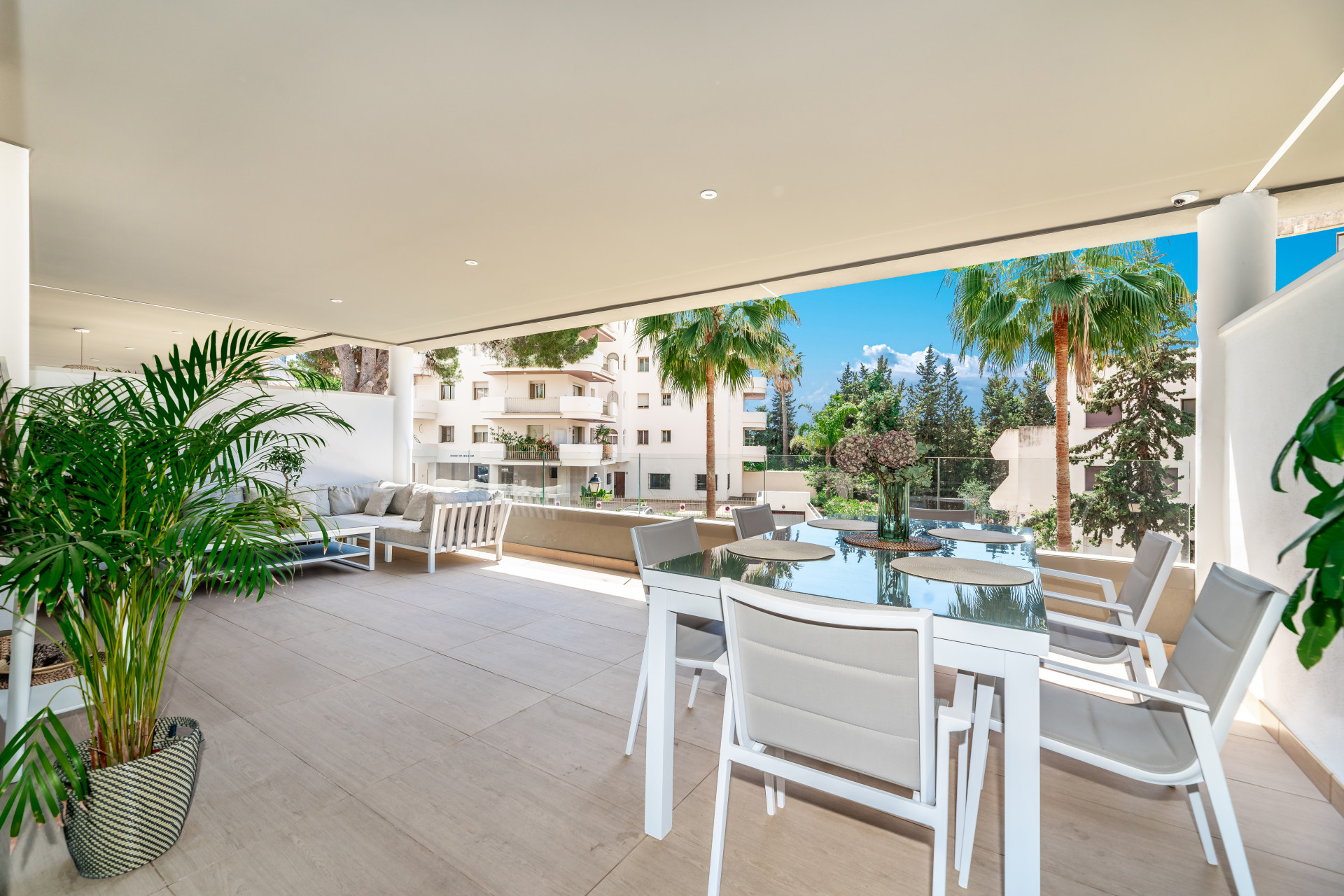 2 Bedroom Apartment in Marbella - Photo 6