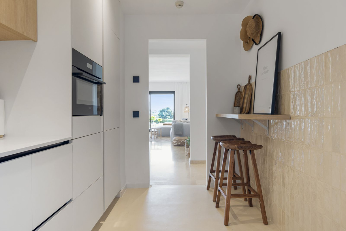 3-bedroom apartment with pool in Malaga, Spain – Photo 12