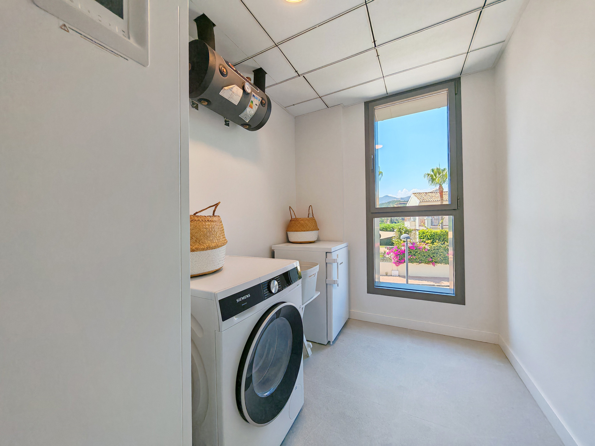3 Bedroom Apartment in Estepona - Photo 25