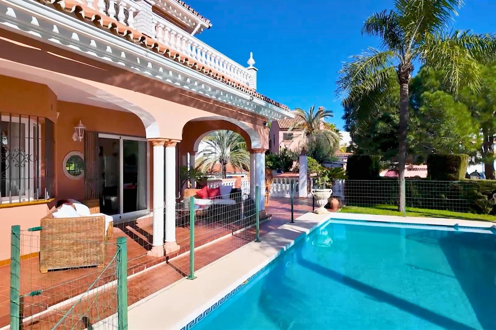 5 Bedroom Villa in Mijas - Photo 2