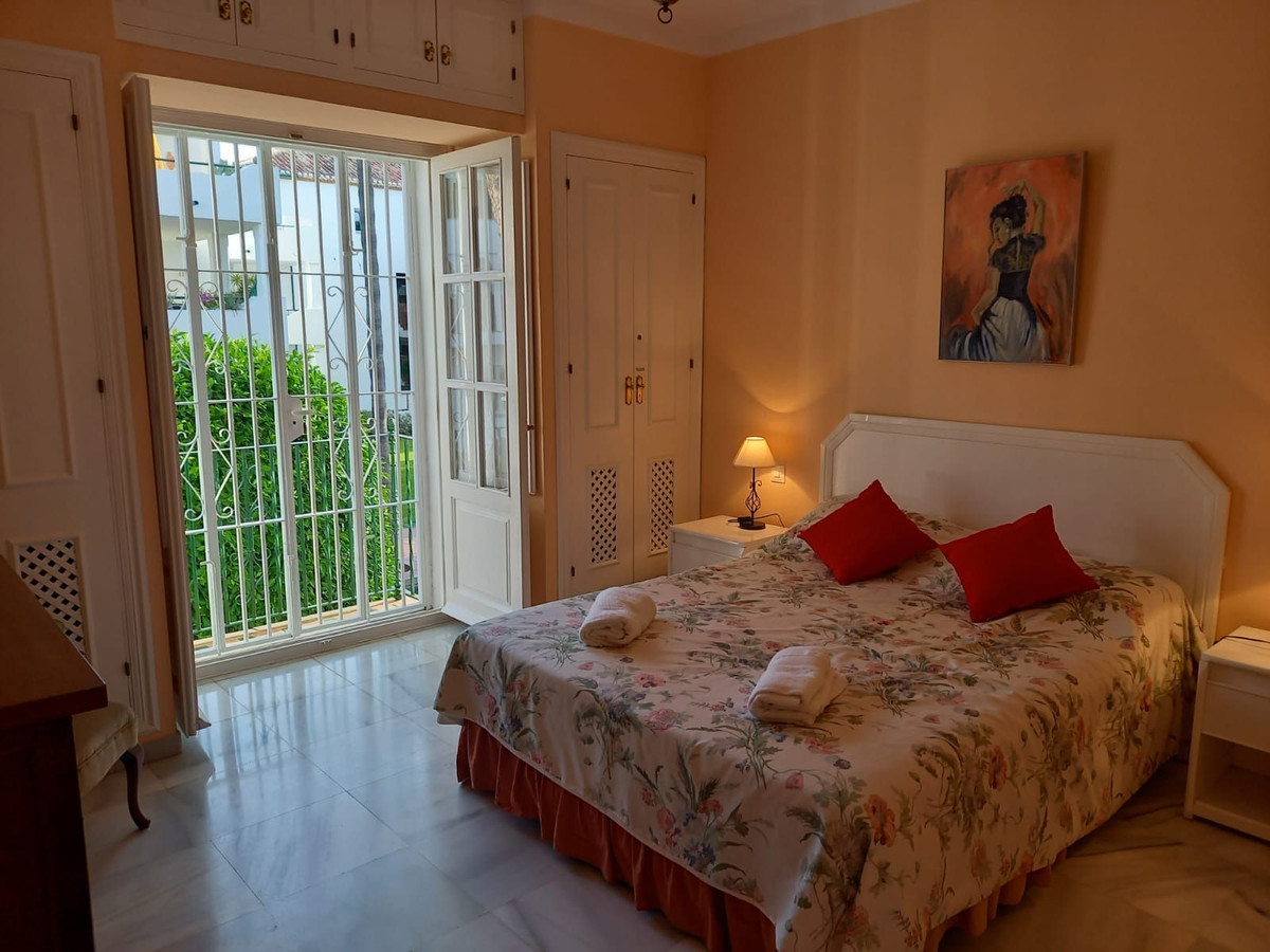 3 Bedroom Apartment in Estepona - Photo 19