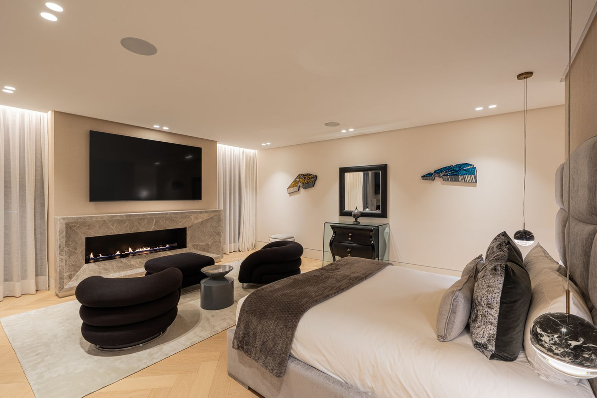 5 Bedroom Villa in Marbella - Photo 14