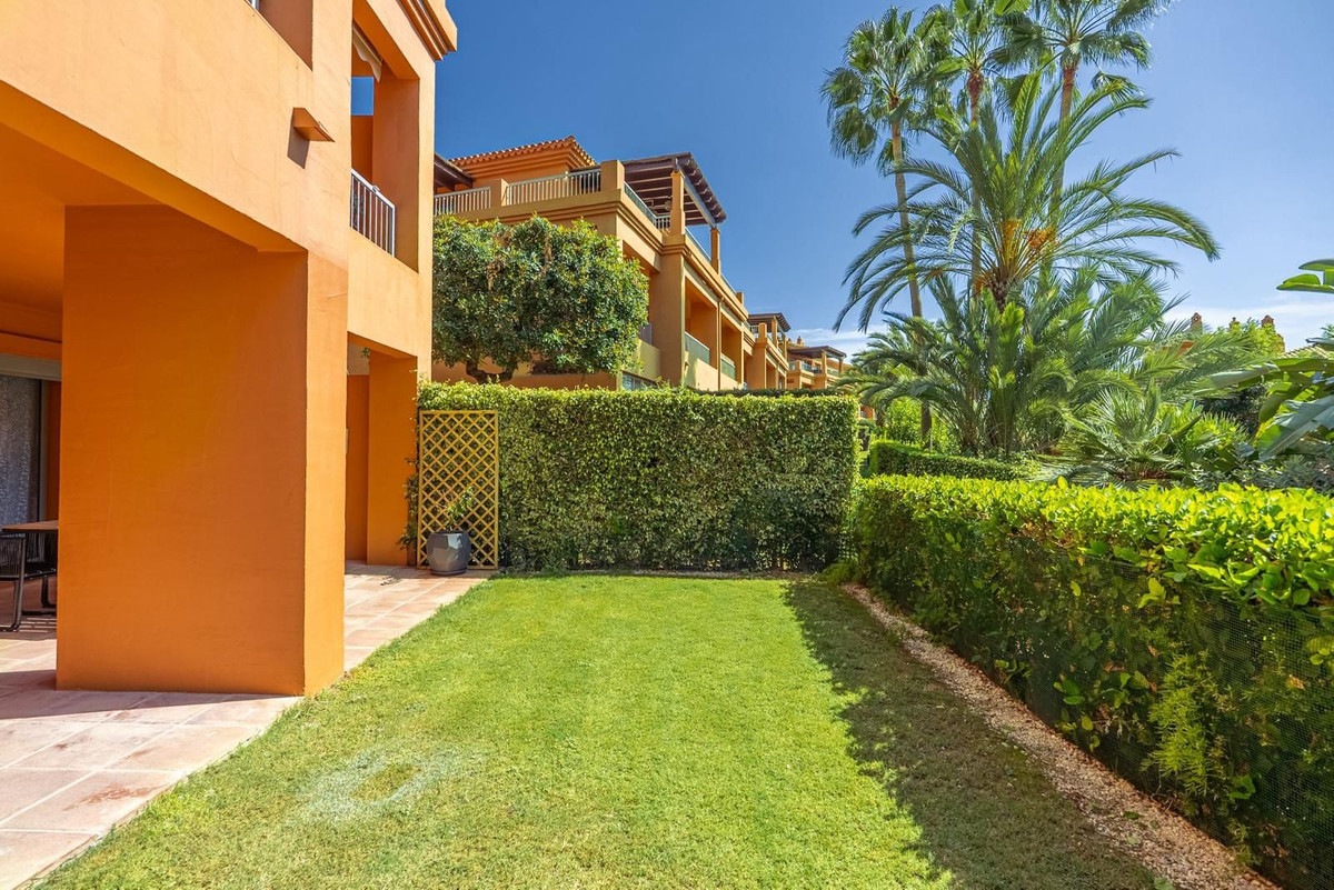 3 Bedroom Apartment in Estepona - Photo 34